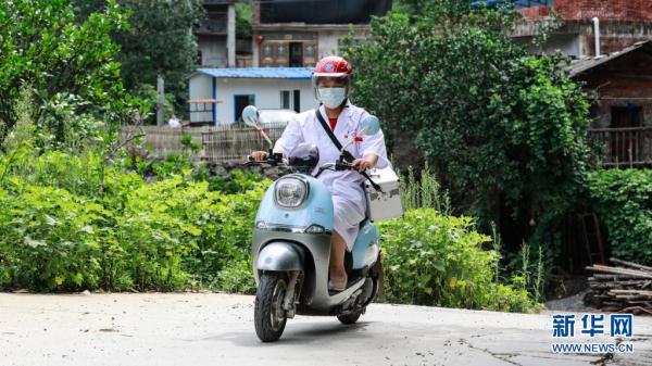 新华全媒+｜山乡女村医